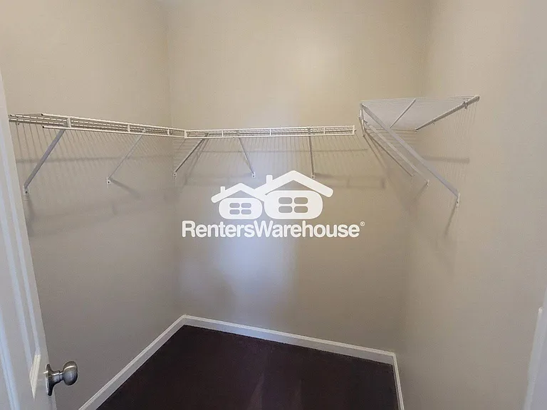 1353 Isleworth Cir — Photo 3