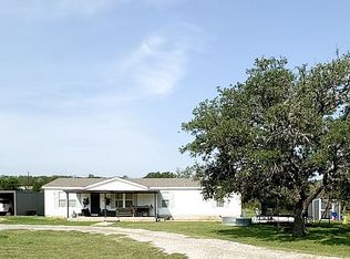909 Baethge Blvd, Fredericksburg, TX 78624