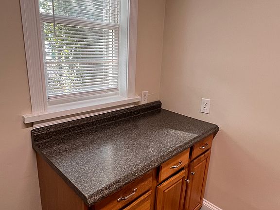 4th image of 3009 Ellwood Ave APT A