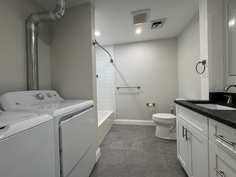 198 Thames St #6 — Photo 6