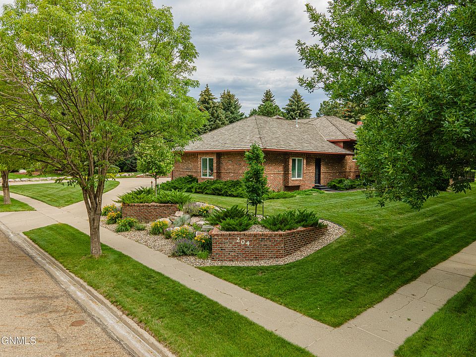 204 Juniper Dr, Bismarck, ND 58503 Zillow