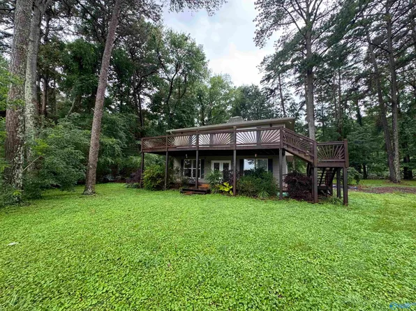 106 Hidden Dr, Guntersville, AL 35976