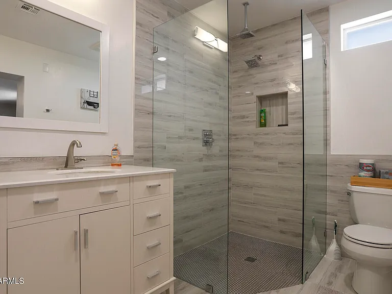 2235 E Heatherbrae Dr — Photo 42