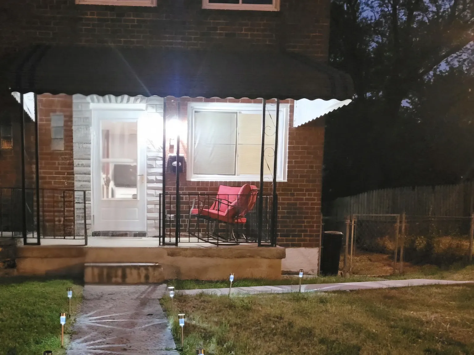 3 bed, 1459 sqft, $1,900 — Photo 1
