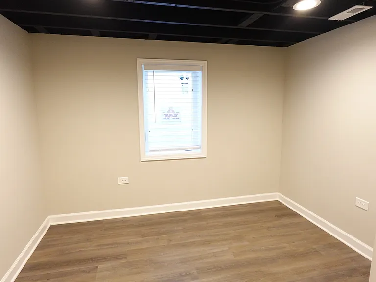 111 W Green Meadows Blvd — Photo 27