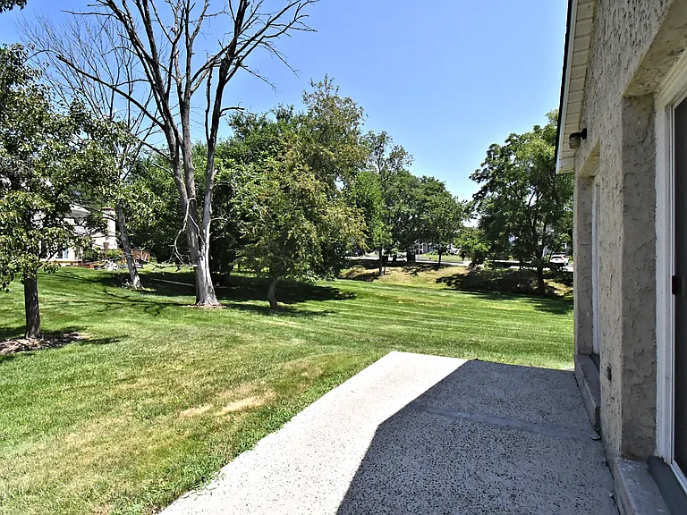 2489 Hillendale Dr — Photo 24