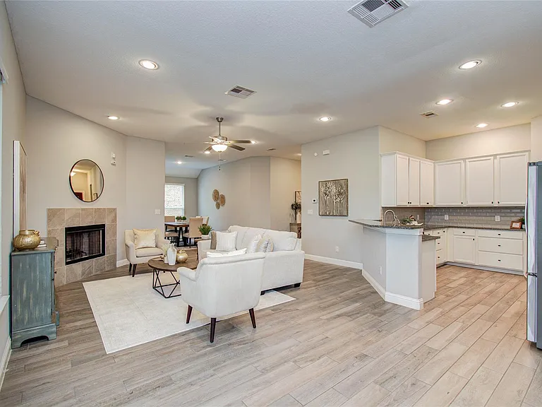 19029 Villa Ln — Photo 19