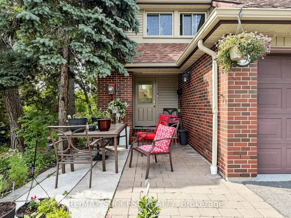 2617 Windwood Dr #19, Mississauga, ON L5N 2K6