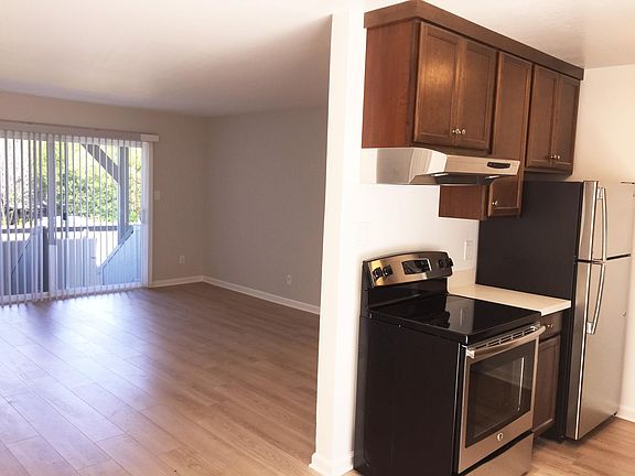 3rd image of 801 Meadowsweet Dr #E