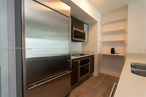 500 Brickell Ave #CU-1407 Photo 1