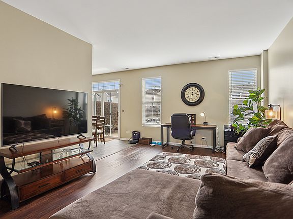 2nd image of 25109 Clare Cir