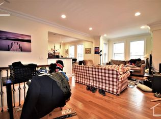 74 Browne St #2R, Brookline, MA 02446
