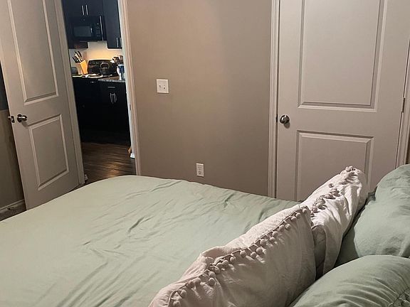 5th image of 3210 Oakridge Ave #2322