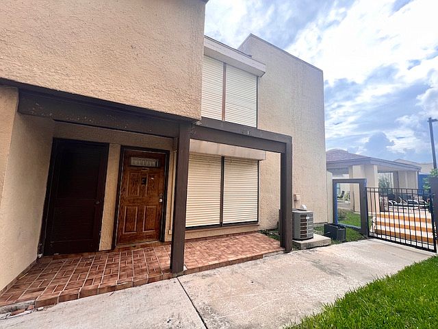 1st image of 1400 Ocean Dr APT 3