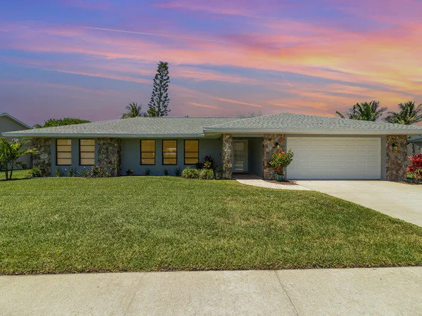 660 S Hedgecock Square, Satellite Beach, FL 32937