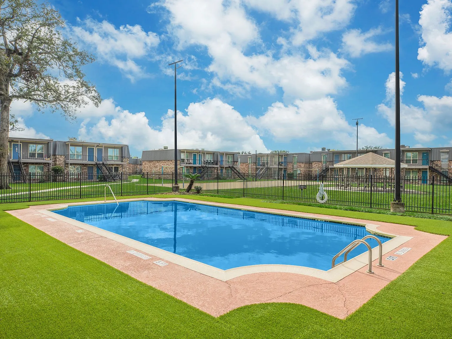 Rollingwood Apartments — Photo 3