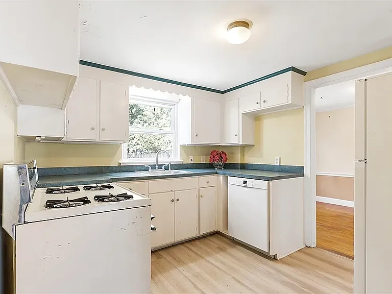 100 Wildwood Ave #1 — Photo 9