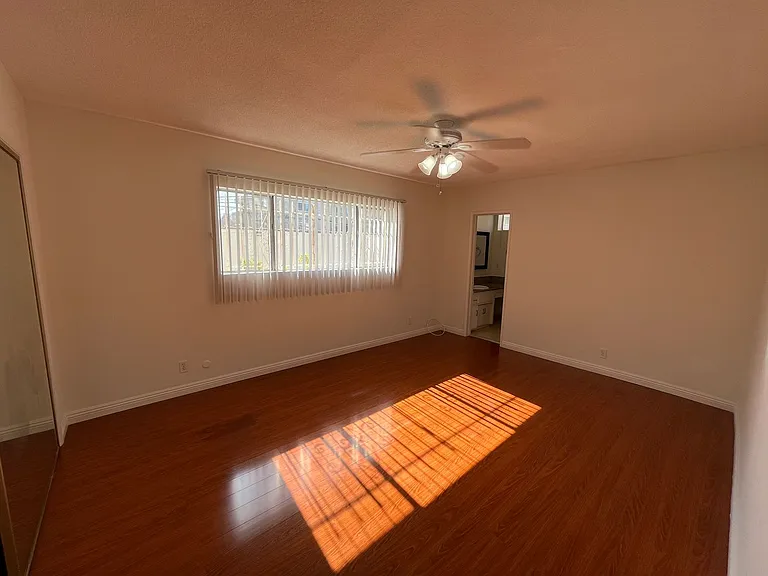 1065 S Holt Ave — Photo 12