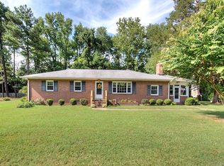 102 Mechumps Dr, Ashland, VA 23005