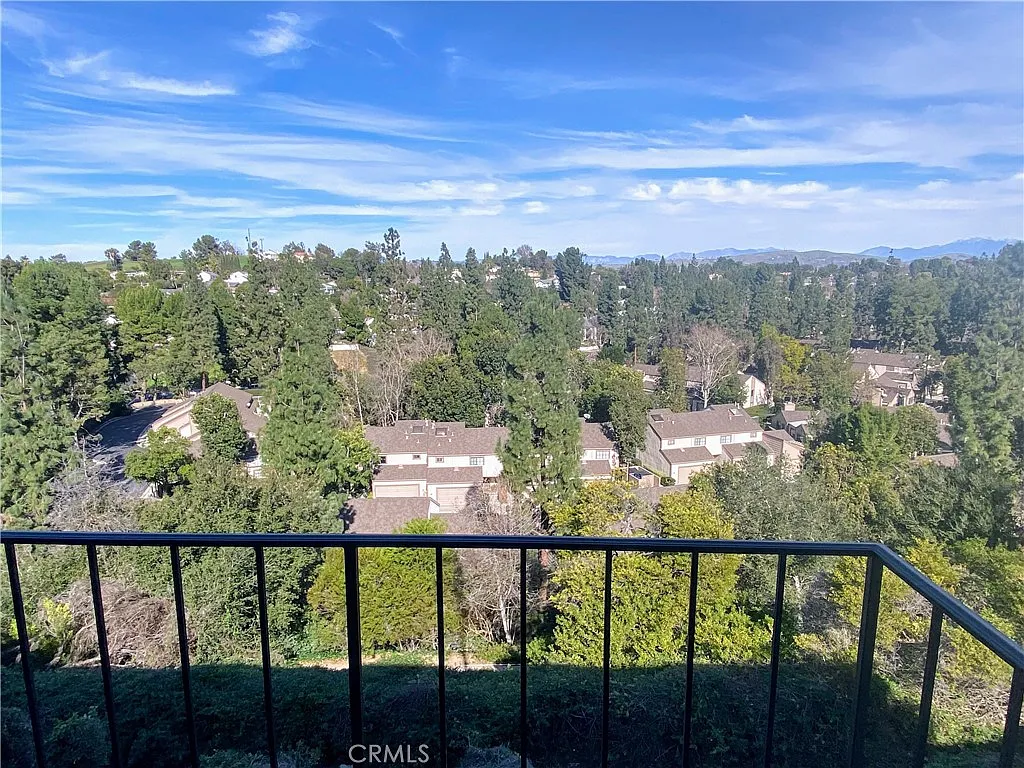 2 bed, 1320 sqft, $3,500 — Photo 3