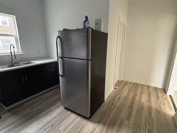5th image of 301 N Main St #1
