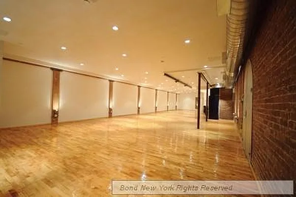 Rented by Bond New York | media 11