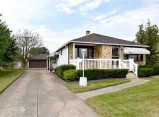 83 Nandale Dr, Cheektowaga, NY 14227