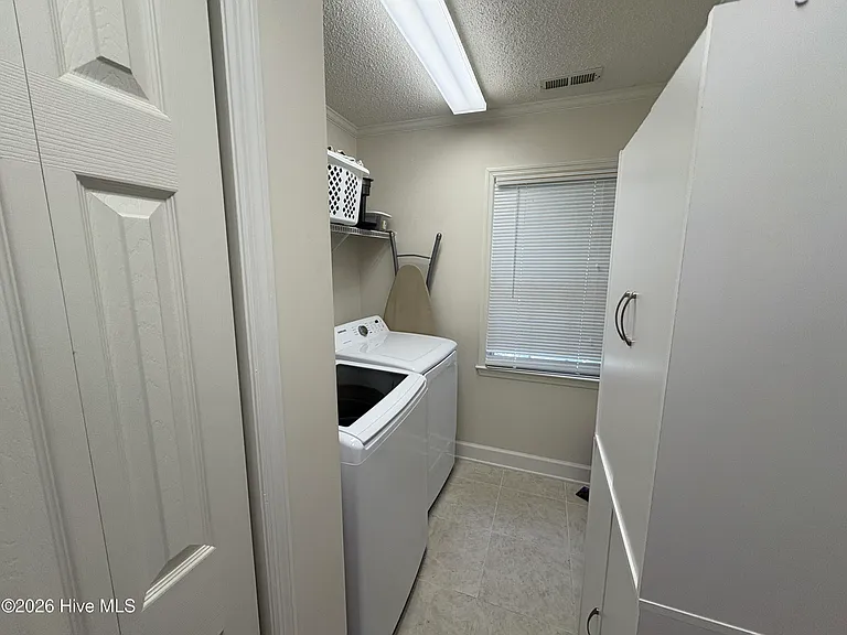 901 Firefly Ct — Photo 17