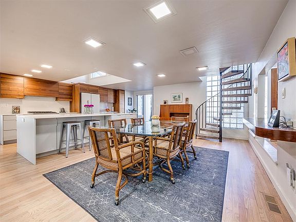 5th image of 1012 Nottingham Cir