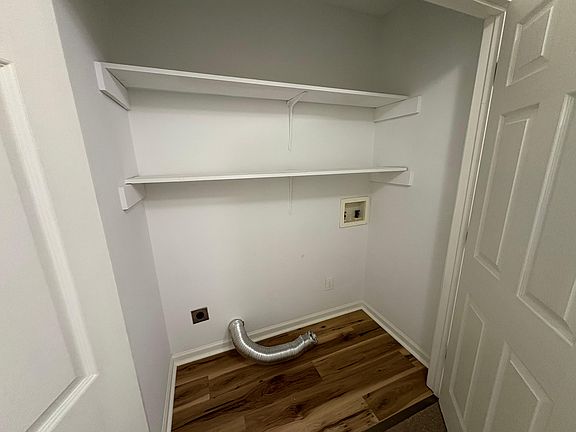 3rd image of 2125 Sanibelle Ln