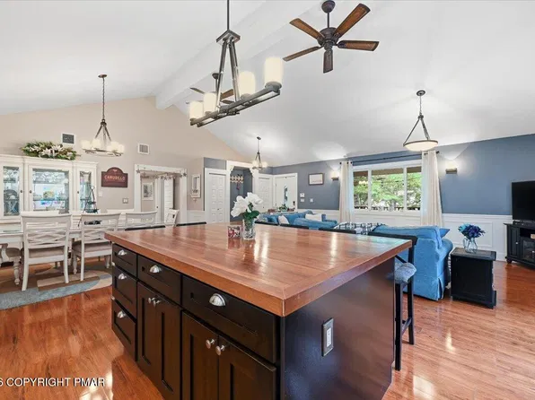 1023 Twin Lake Rd, Stroudsburg, PA 18360