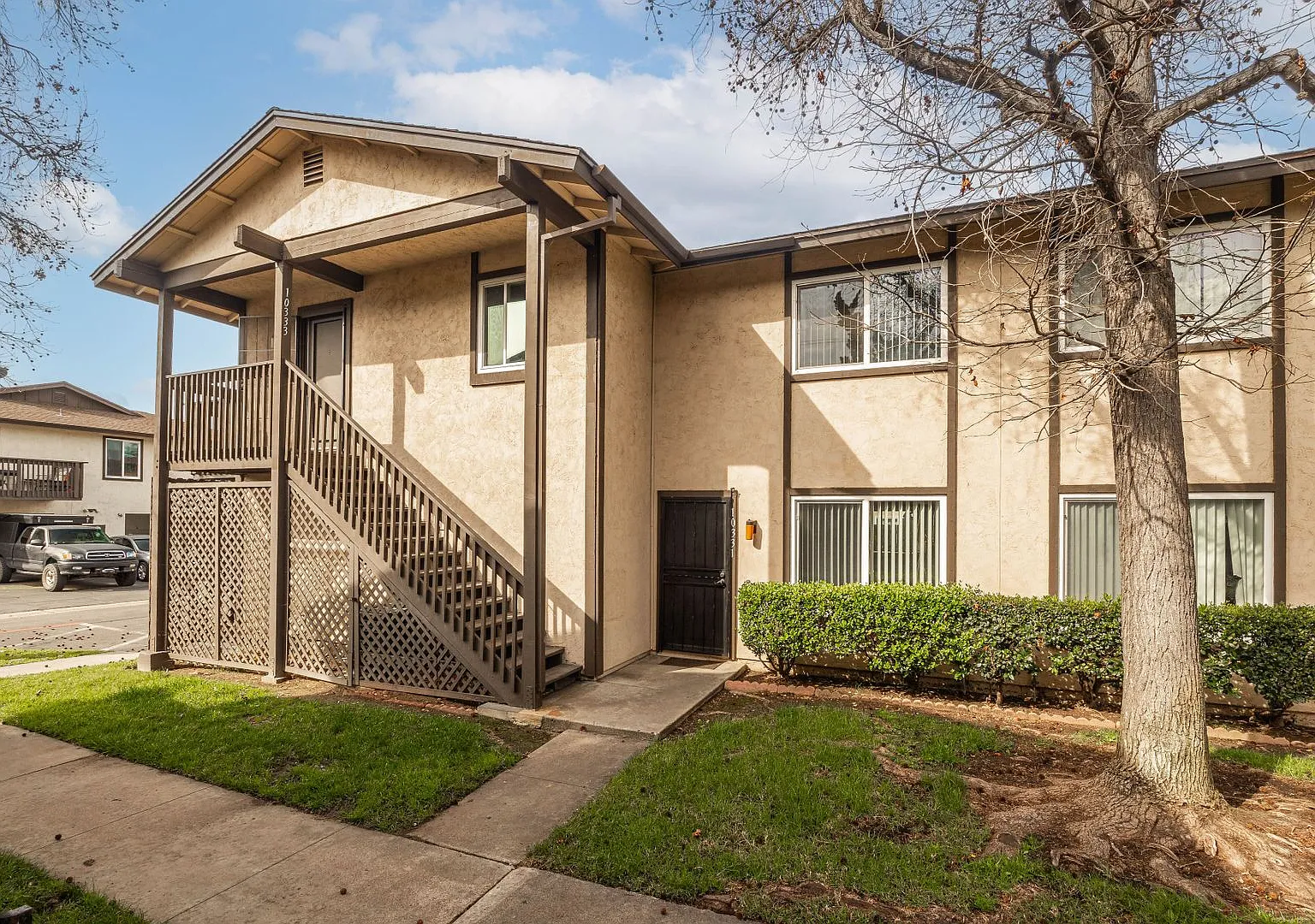 Beautiful 2 Bedroom Townhouse in Santee | Spacious Yard! — Photo 2