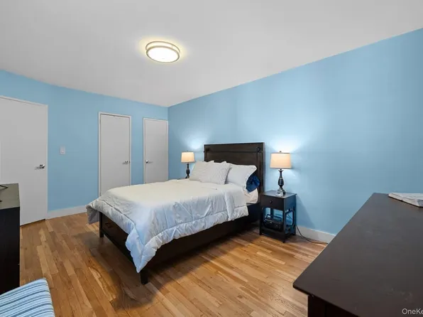 2830 Briggs Avenue image 8 of 13