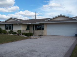 1301 Hacienda Dr, Sun City Center, FL 33573