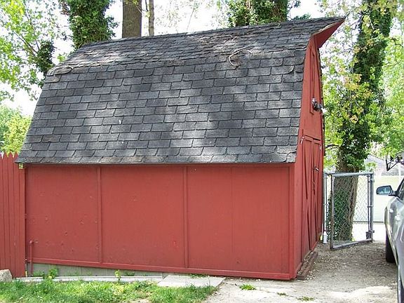 Plus a large storage barn!