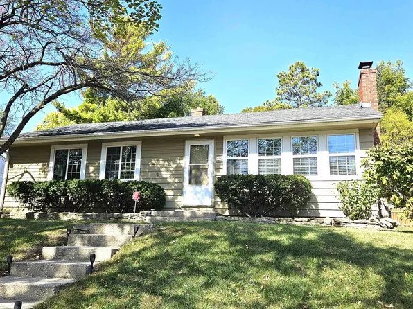 116 Skylark Dr, Rockford, IL 61107