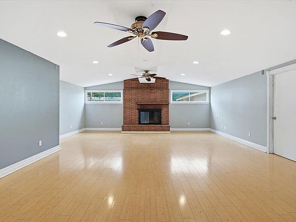 3rd image of 2507 37th St