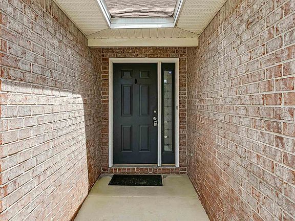 4th image of 864 Miramar Dr