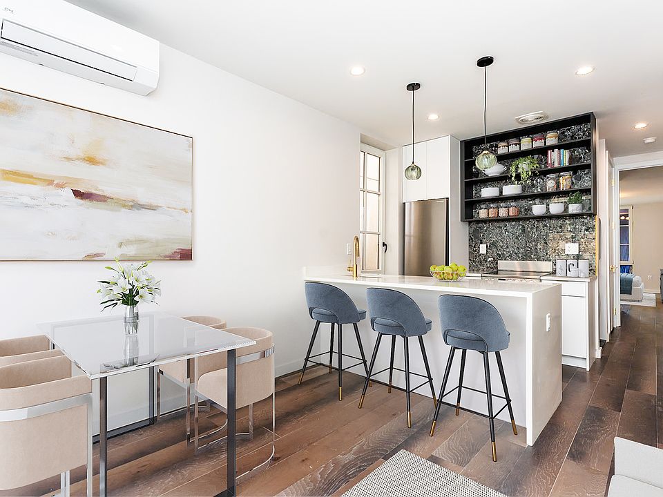 1st image of 160 20th St APT 1A