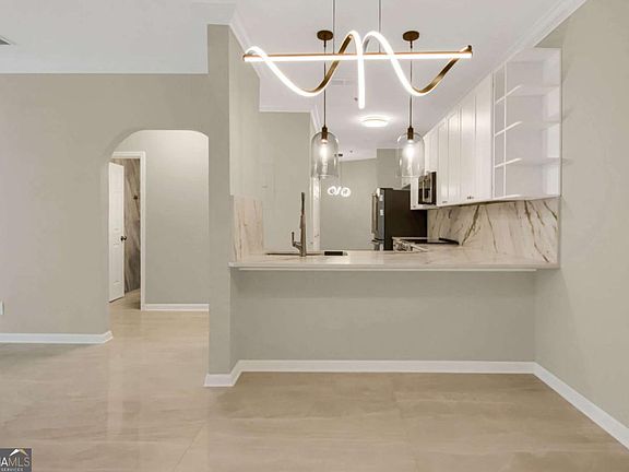 4th image of 2499 Peachtree Rd NE APT 506