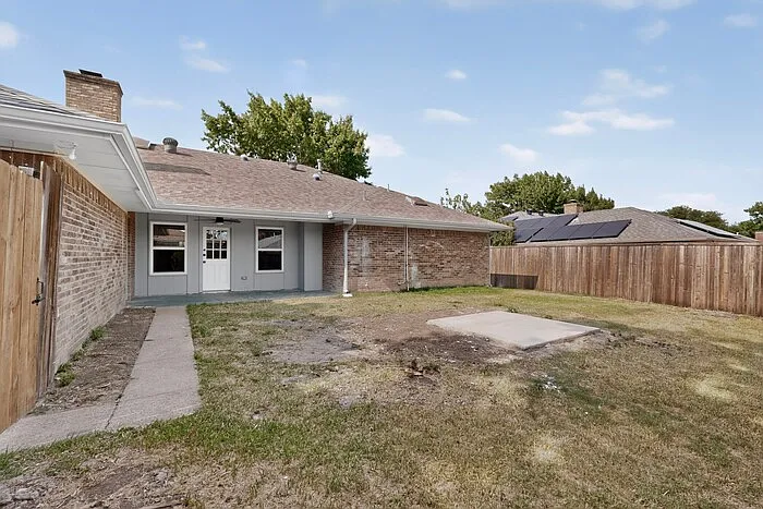 2200 Winona Dr — Photo 41