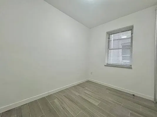 Rented by Amorelli Realty | media 5