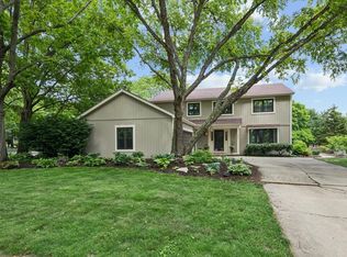 1040 N Charles St, Naperville, IL 60563