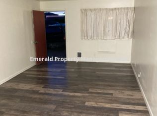 1067 NE Stephens St, Roseburg, OR 97470