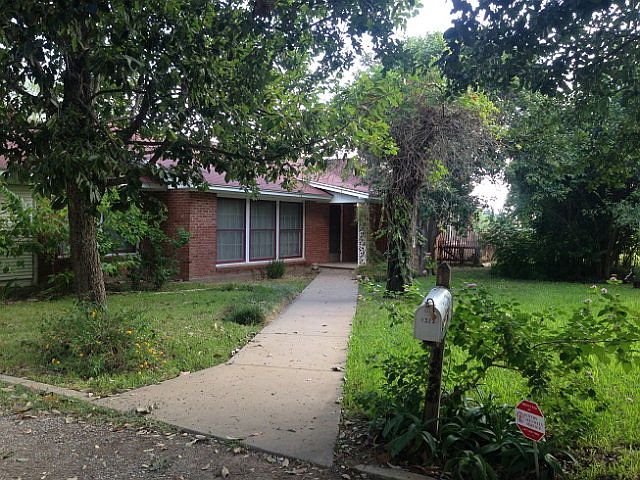 1st image of 1323 E Maverick St