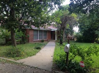 1323 E Maverick St, Crystal City, TX 78839