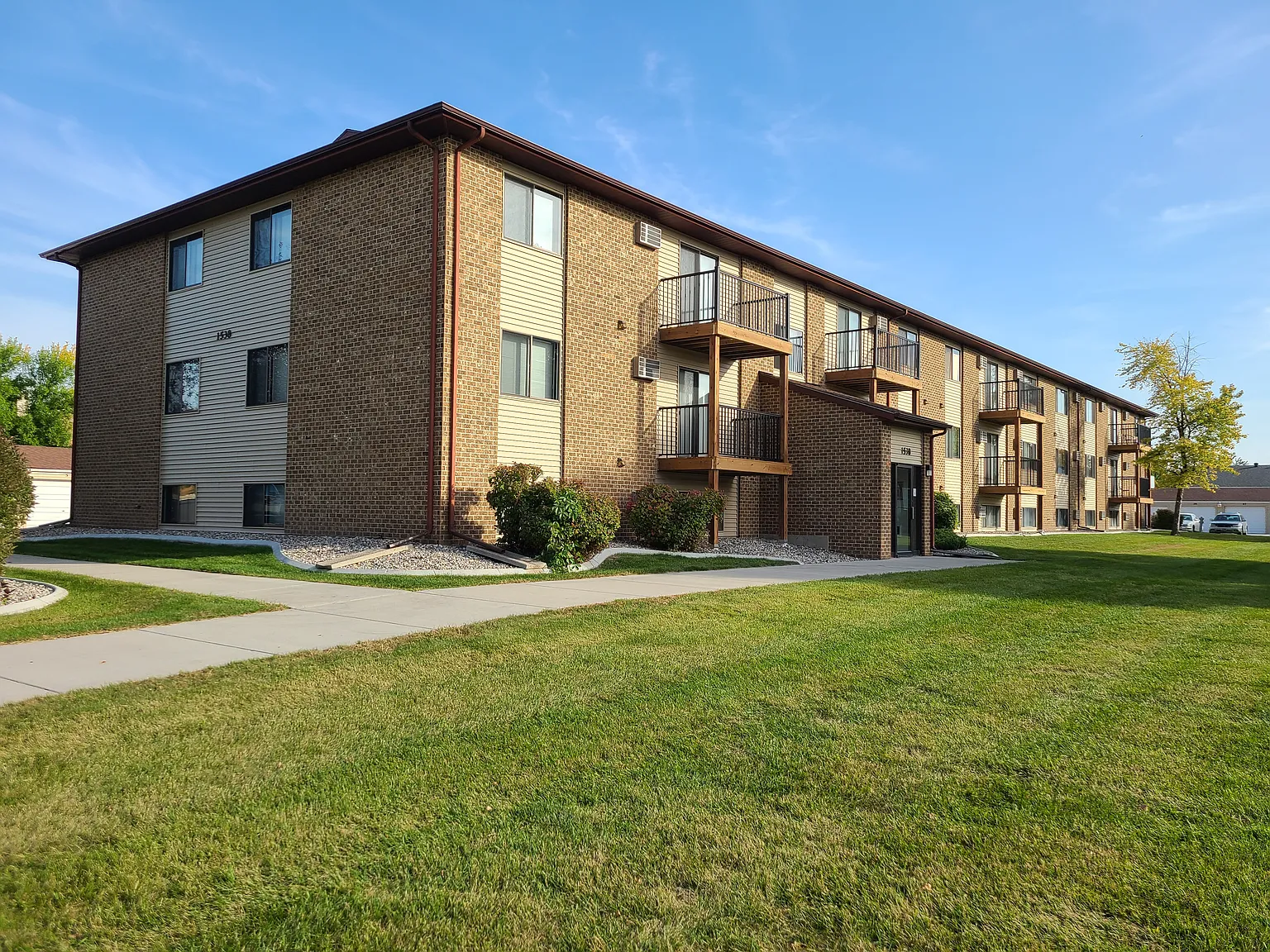 1538 Green Apartments — Photo 1