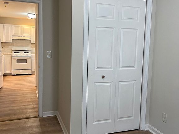5th image of 34 Hudson St #1