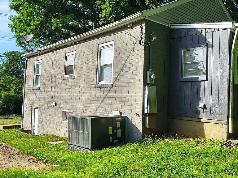 3622 Lilac Ave — Photo 2