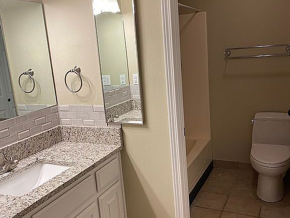 Master shower/commode